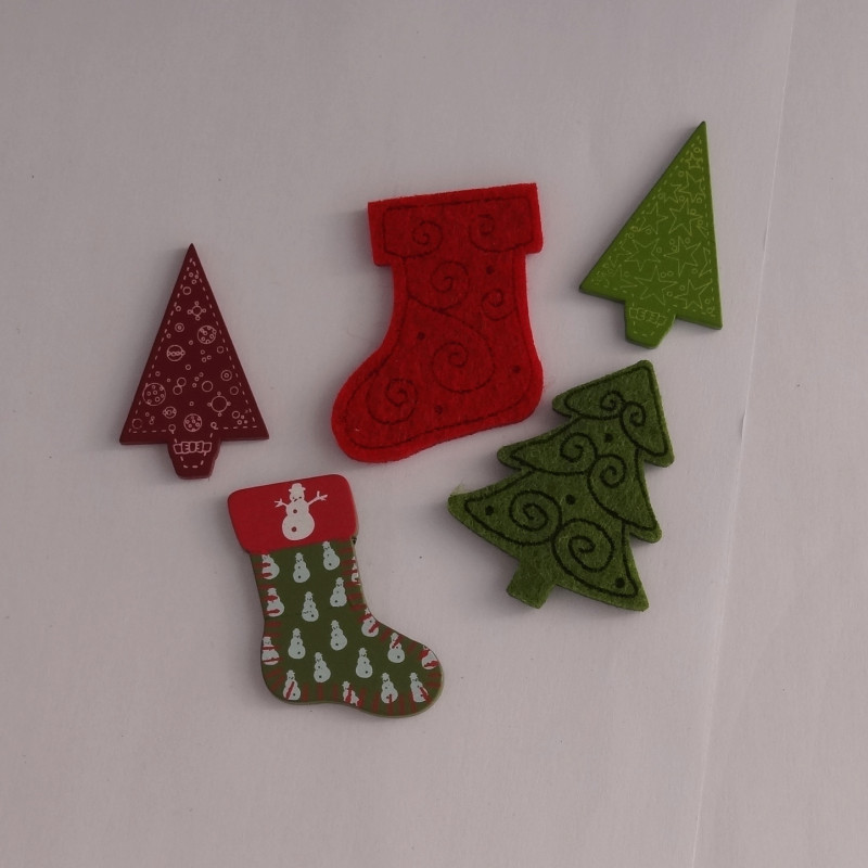 Lot d'embellissements en feutrine et bois Lot d'embellissements en feutrine et bois