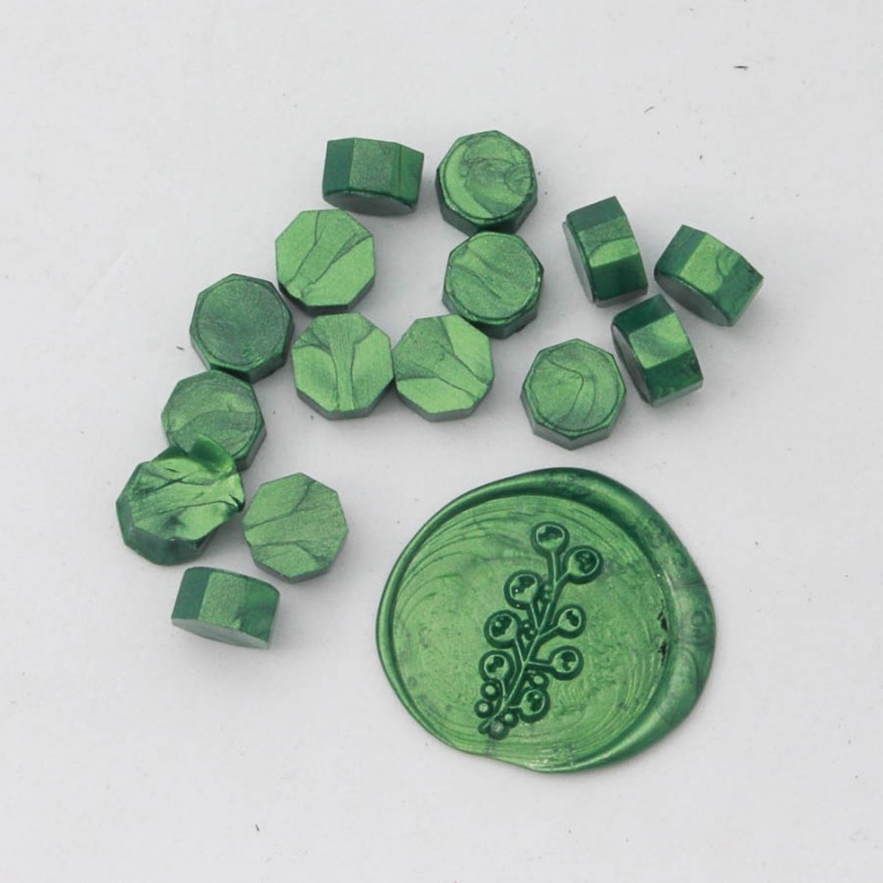 Pastilles de cire : Vert bouteille nacré - DIY and Cie Pastilles de cire : Vert bouteille nacré - DIY and Cie